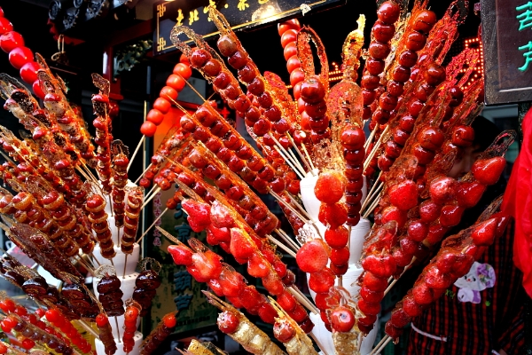 Cách làm kẹo hồ lô trái cây ngào đường thơm ngon của Trung Quốc