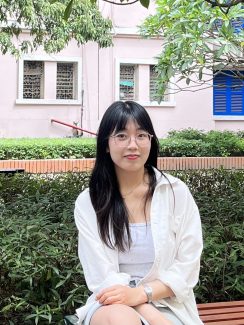 Cô Hoàng Thị Hoa