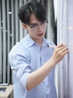 Thầy Nguyễn Thành Đạt