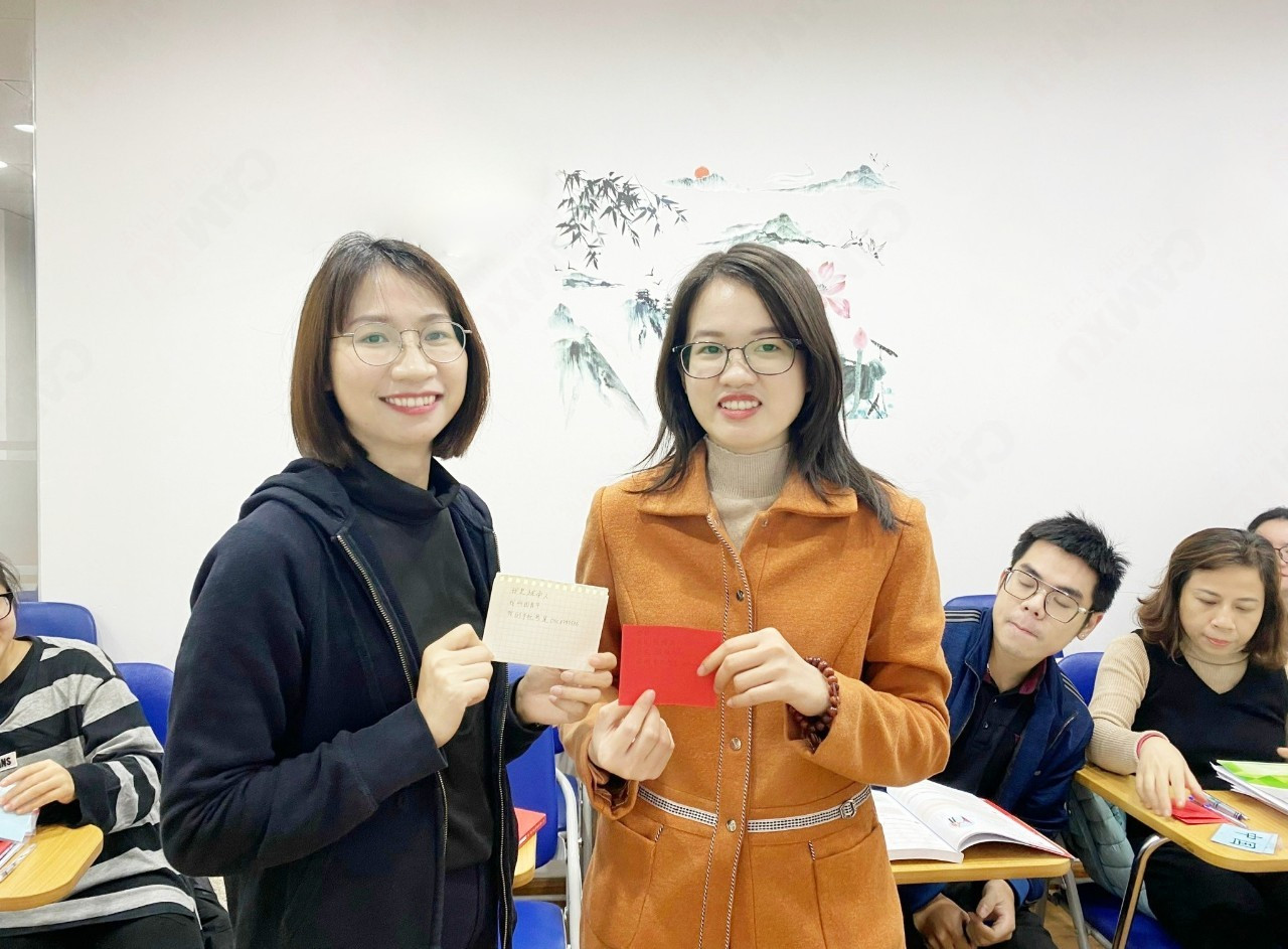 Chị Minh Trang và chị Thanh Bình - Học viên tại Tiếng Trung Cầm Xu