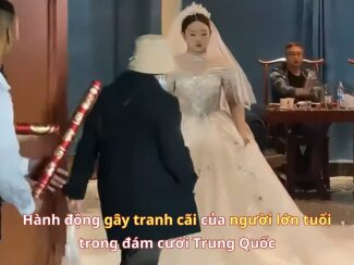 Hành động gây tranh cãi của người lớn tuổi trong đám cưới Trung Quốc