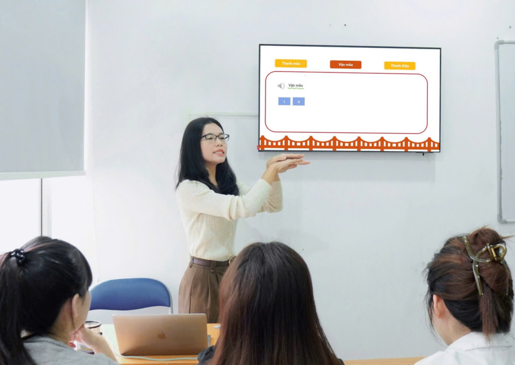 Học Tiếng Trung với giáo viên người Việt