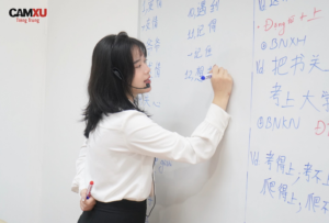 Học ngữ pháp với giáo viên để hiểu ngữ pháp Tiếng Trung cơ bản