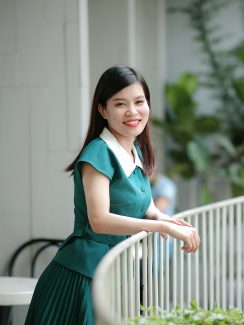 Cô Vũ Thị Thanh Hằng